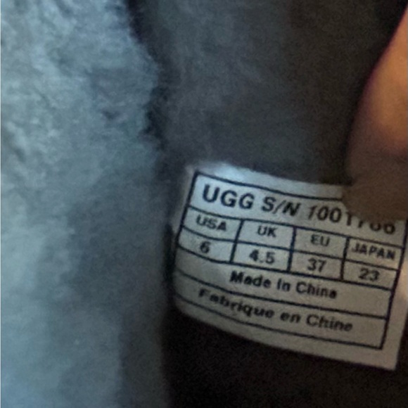 UGG Adirondack Winter Boots - Picture 6 of 8